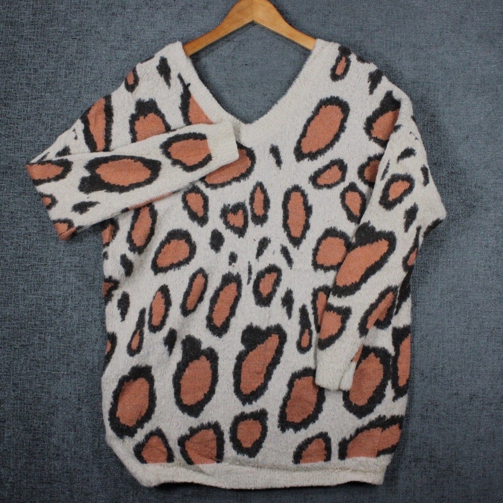 Gigio USA Womens Leopard Print Fuzzy V-Neck Sweater Tan Cream TC1396 Small - Picture 2 of 10